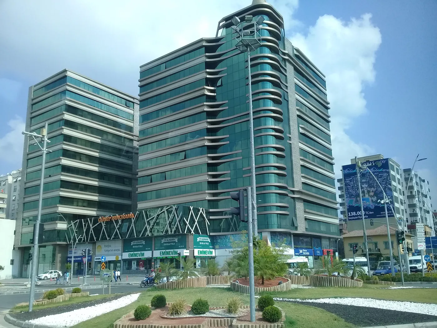 Balgat'ta Uçanhalı Atölye & Stüdyo'nun bulunduğu iş merkezi